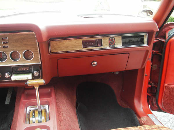 1977 Mustang Dash