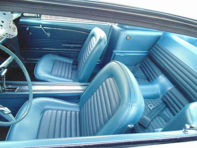 66 Mustang Inteiror