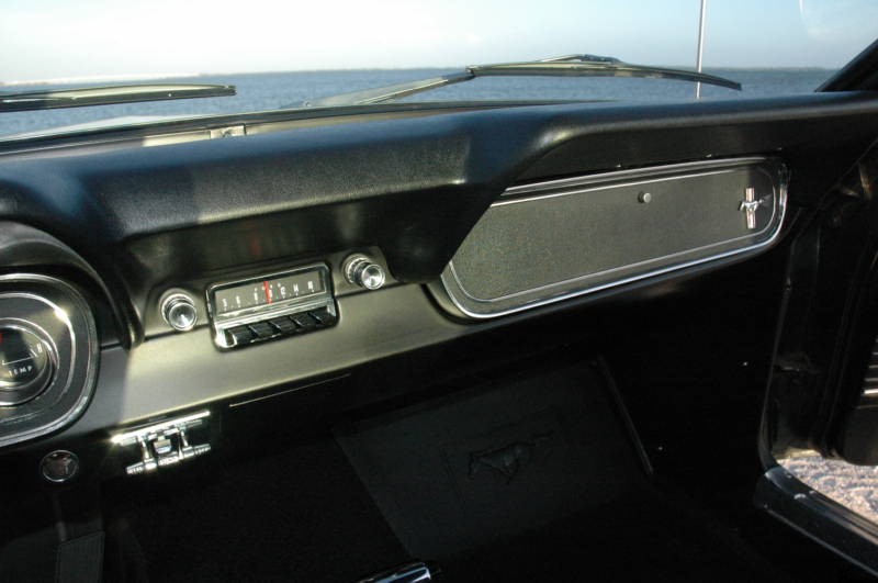 1966 Mustang AM radio