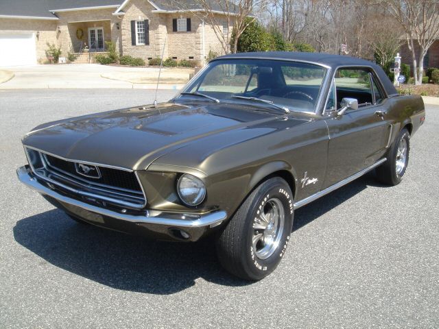 Green 1968 Mustang Black Vinyl Hardtop