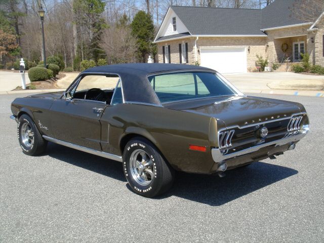 Green 1968 Mustang Black Vinyl Hardtop
