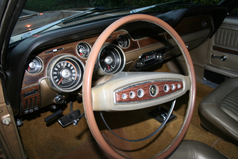 Dash 68 Mustang Convertible