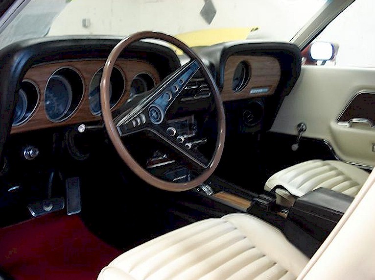 Dash view 1969 Mustang Mach 1