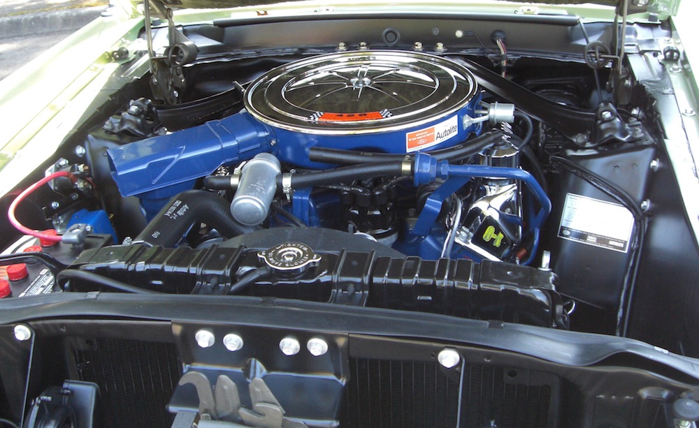 428ci V8 engine