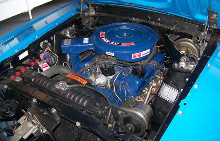 70 Mustang Engine