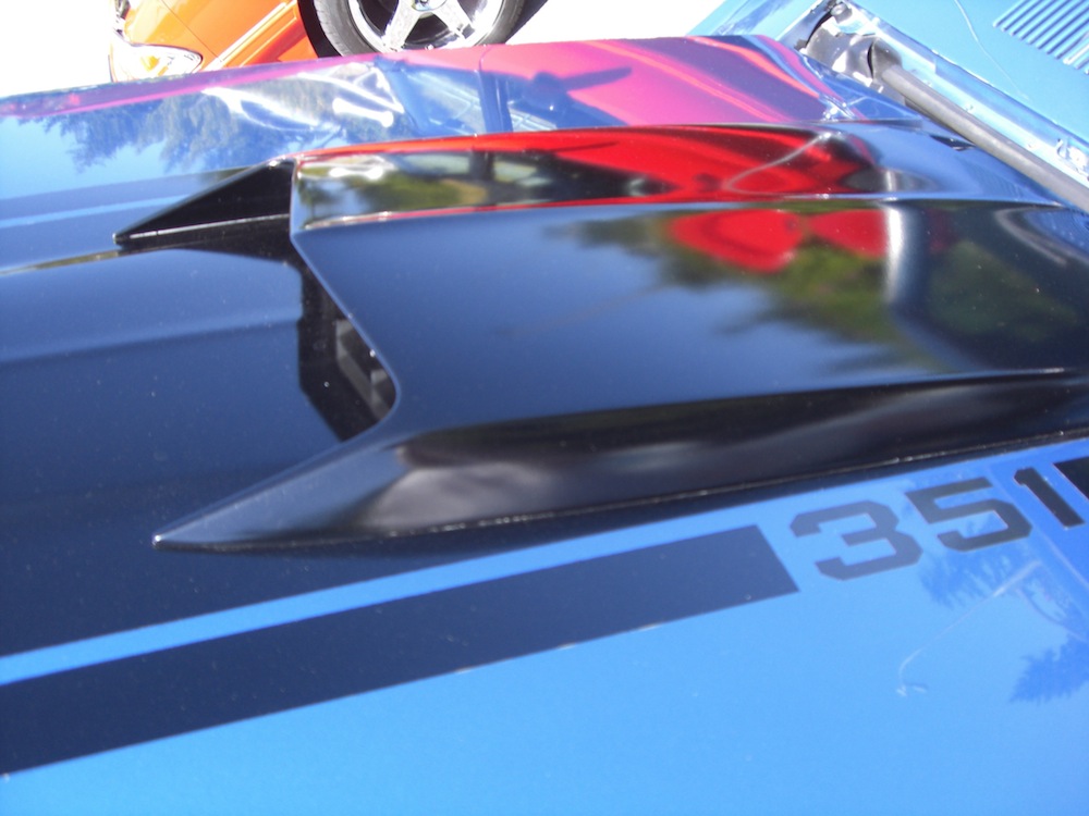 hood scoop and 351 hood graphics