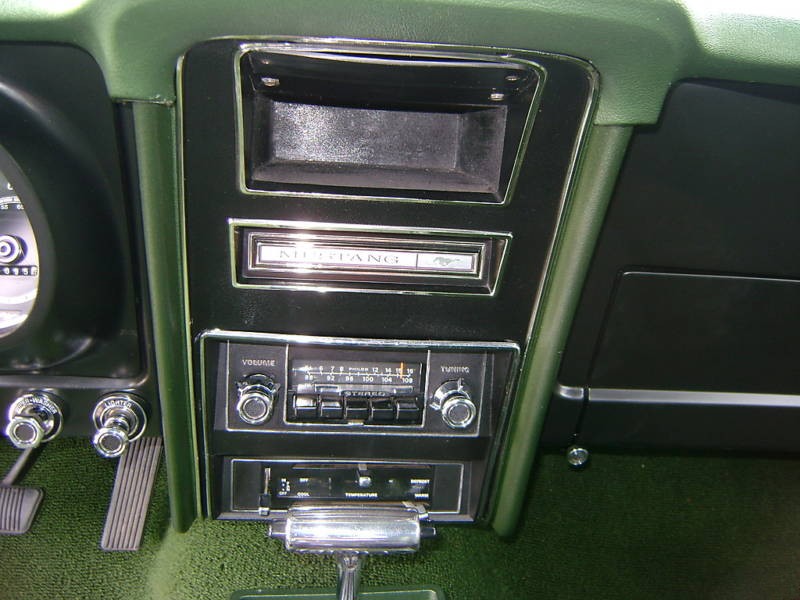 Center Dash 72 Mustang