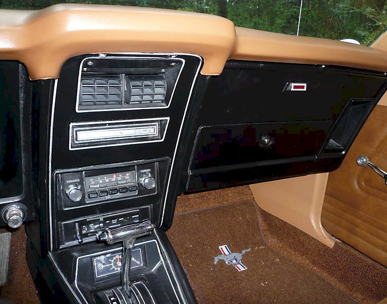 73 Mustang Dash
