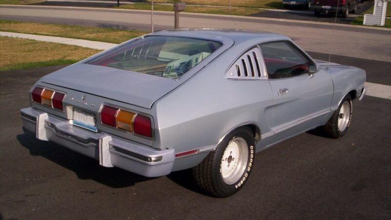 right rear view 1976 Mustang