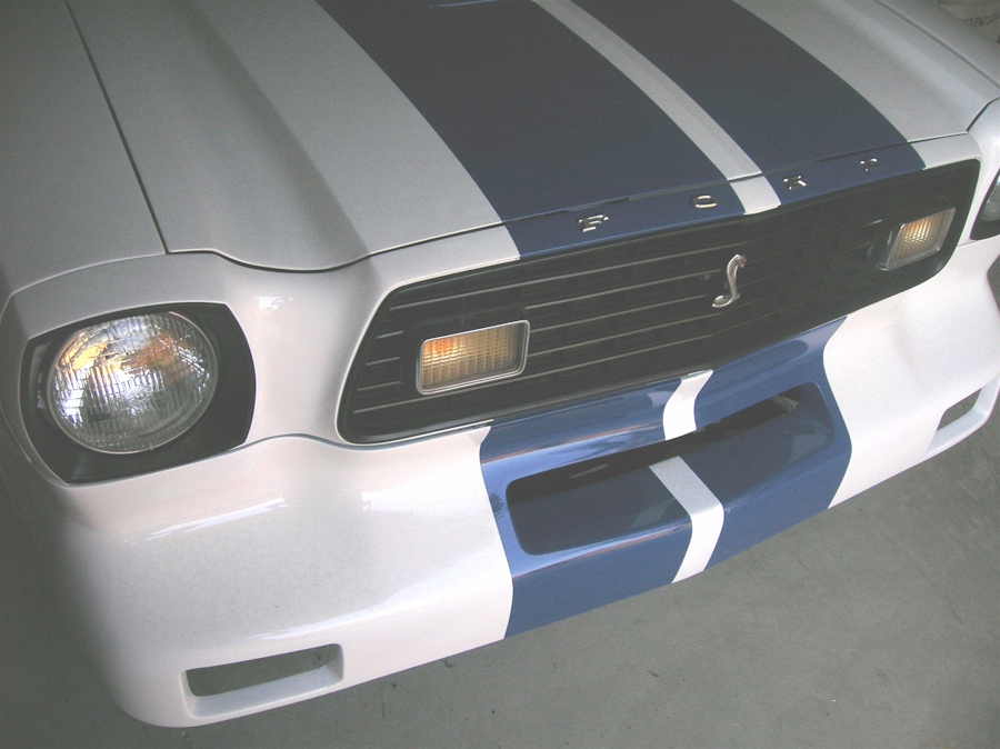White 1976 Mustang II Handler