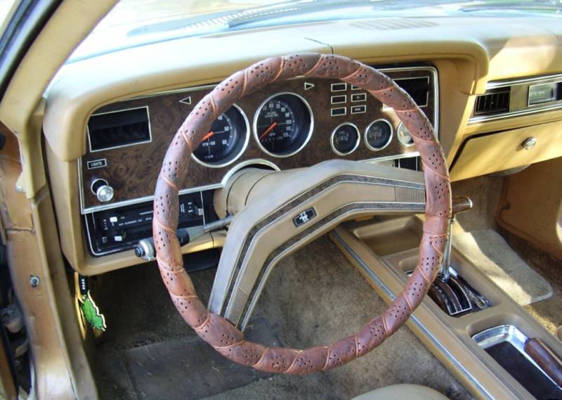 Dash 1977 Mustang II Coupe