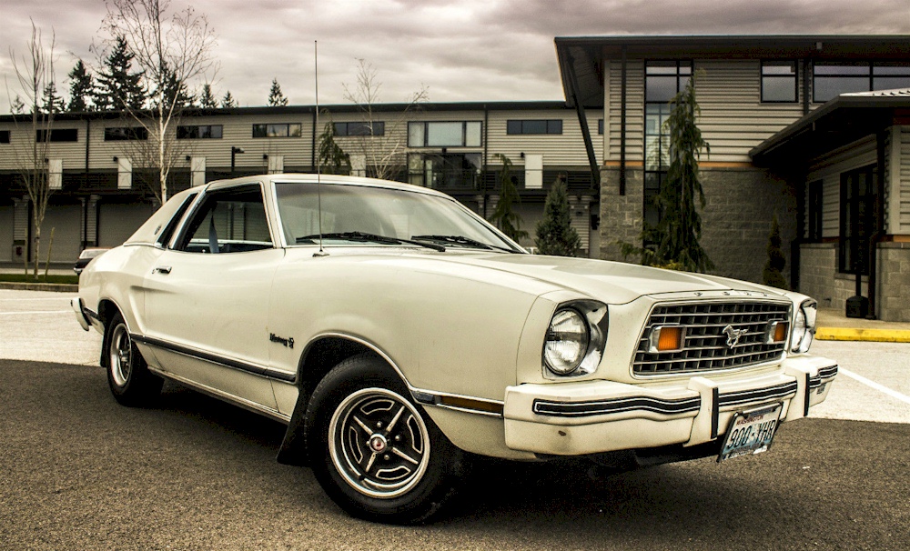 Polar White 1976 Mustang Ghia