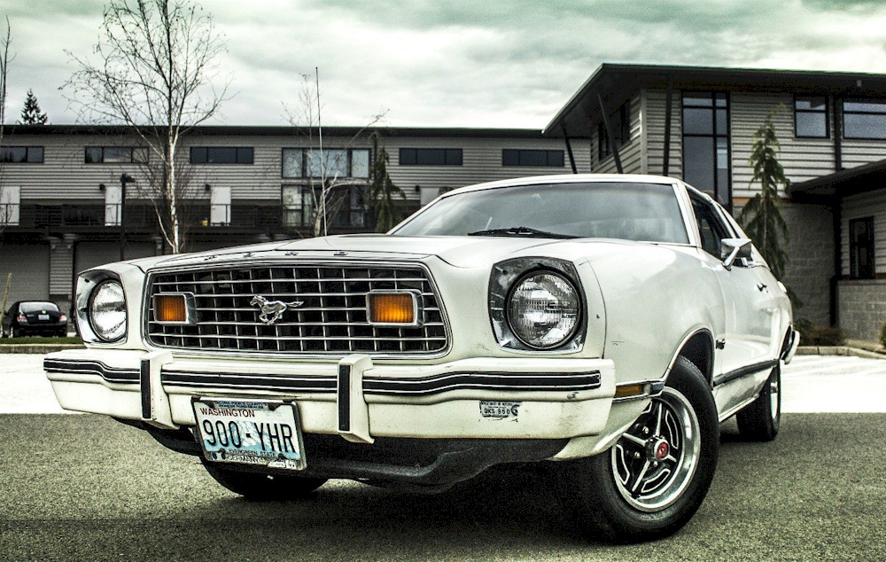 Polar White 1976 Mustang Ghia