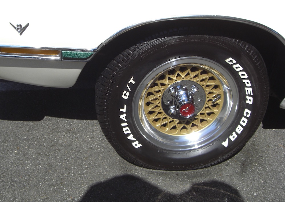Lace Style Wheel 1977 Ghia Coupe with Green Vinyl Roof