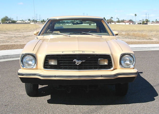 Tan 77 Mach 1 Mustang II