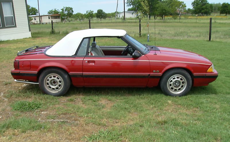 Medium Cabernet Red 1987 Mustang LX Convertible
