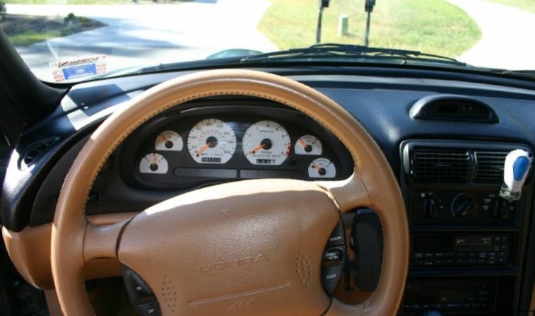 Dash close-up 1997 Cobra