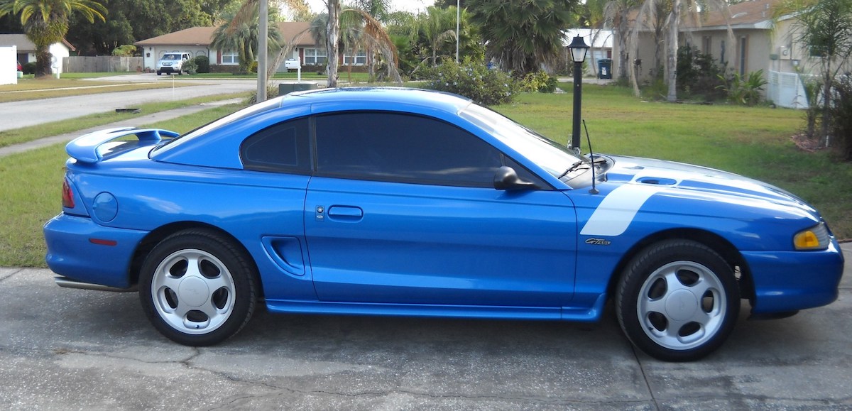 Bright Atlantic Blue 1998 Mustang GT coupe
