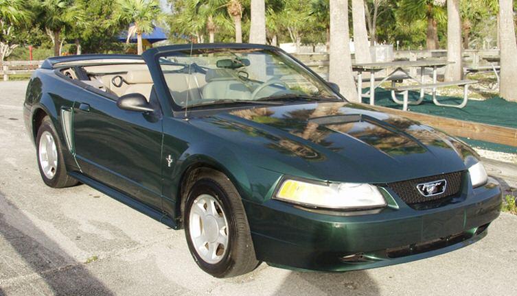 Amazon Tropic Green 2000 Mustang Convertible