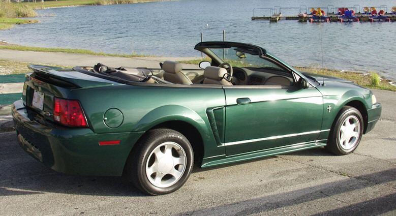 Amazon Tropic Green 2000 Mustang Convertible