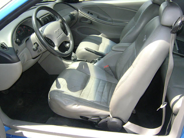 Gray Leather Interior 2000 Mustang GT Coupe