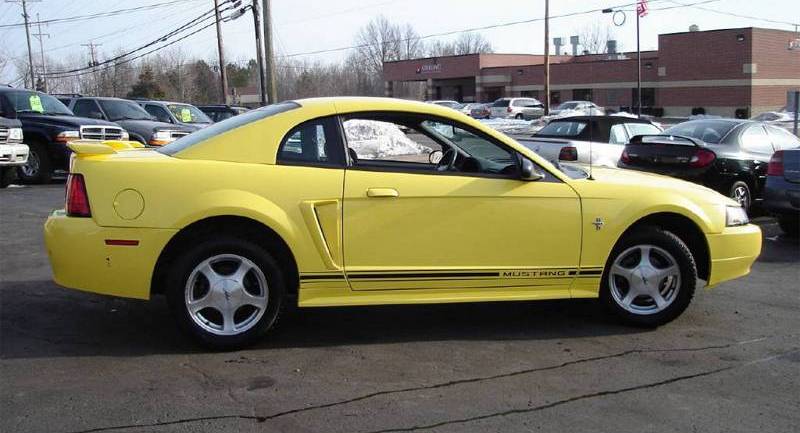 Zinc Yellow 2001 Mustang Coupe