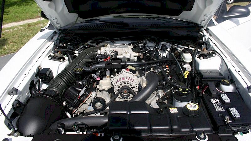 4.6L V8 Engine