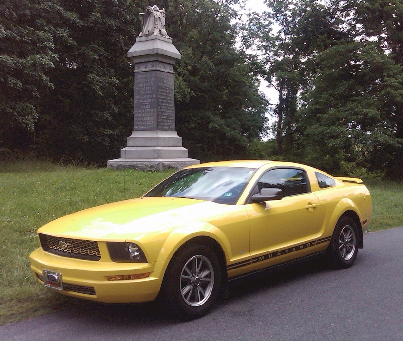 Screaming Yellow 05 Mustang