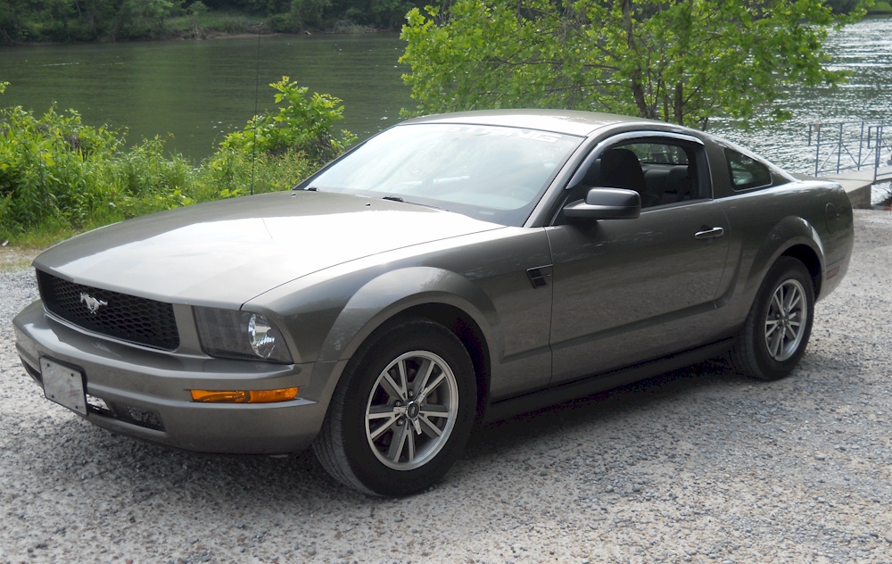 Mineral Gray 2005 Mustang
