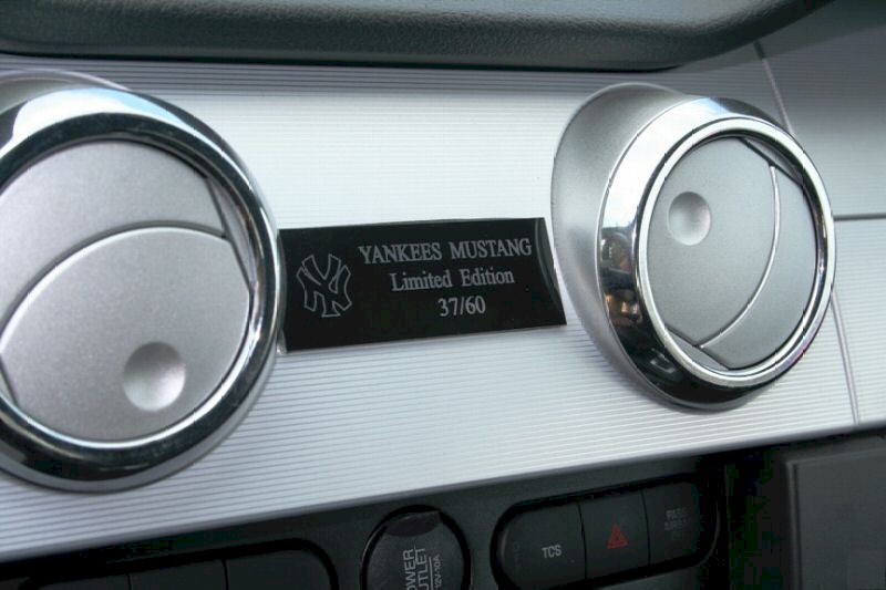2005 Yankee Mustang ID Plaque