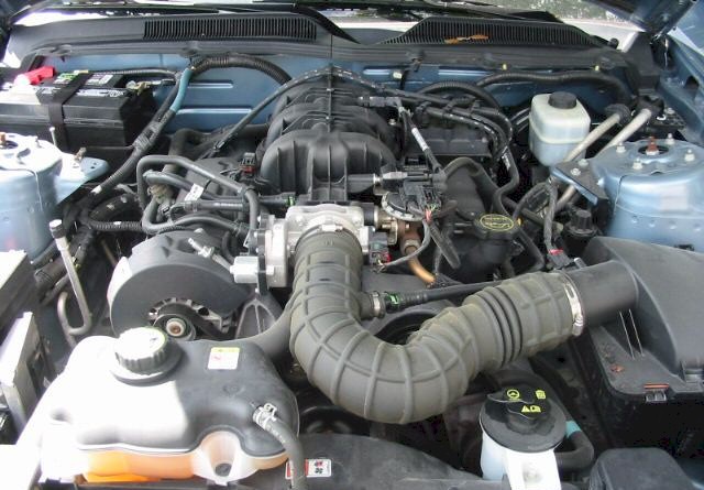 2005 Mustang V6