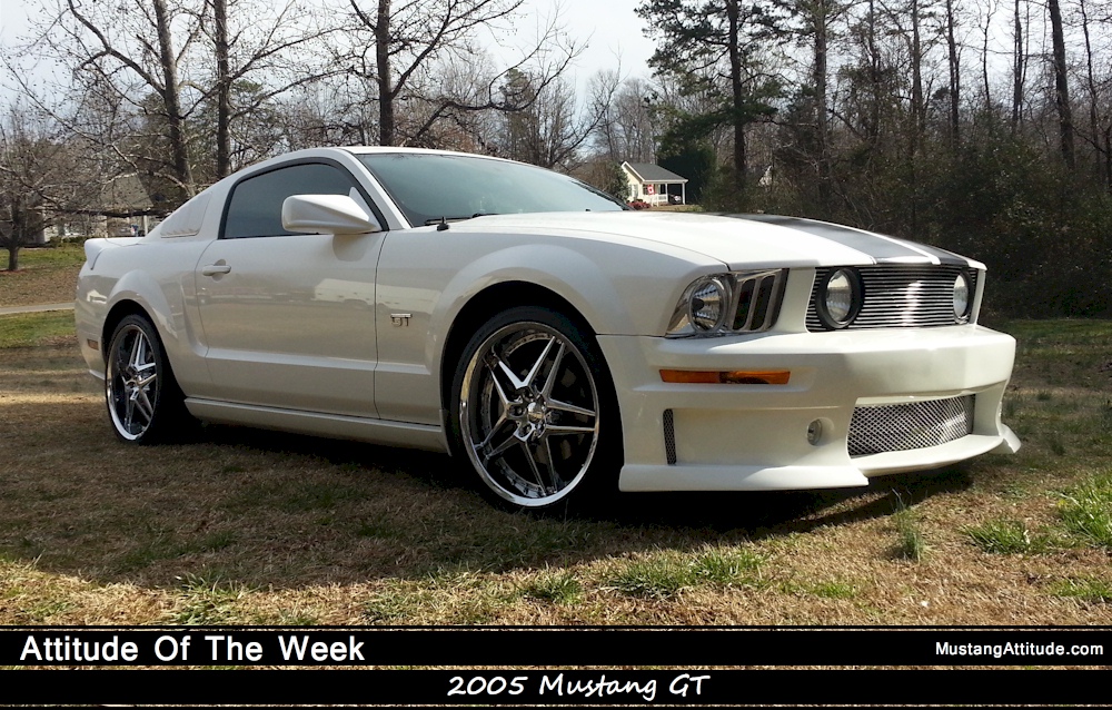 Performance White 2005 Mustang GT