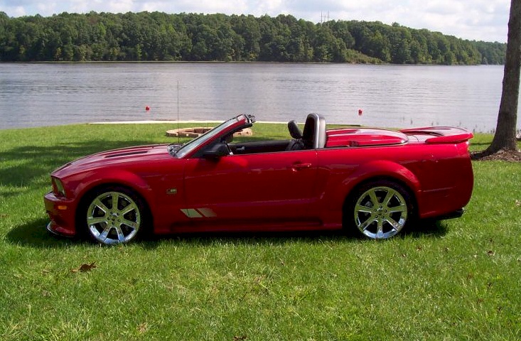 Lizstick Red 2006 Saleen S281E