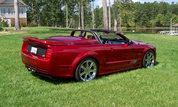 Lizstick Red 2006 Saleen S281E