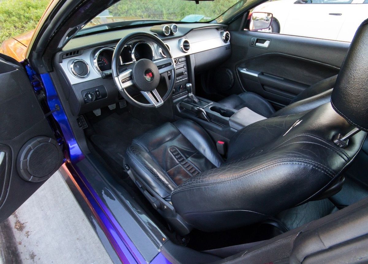 S281-E interior