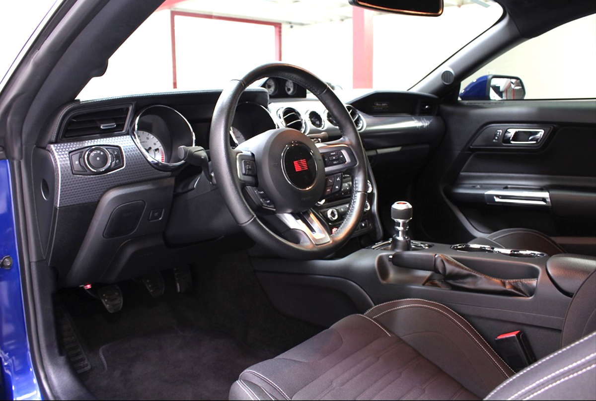 interior 2016 Saleen Yellow Label