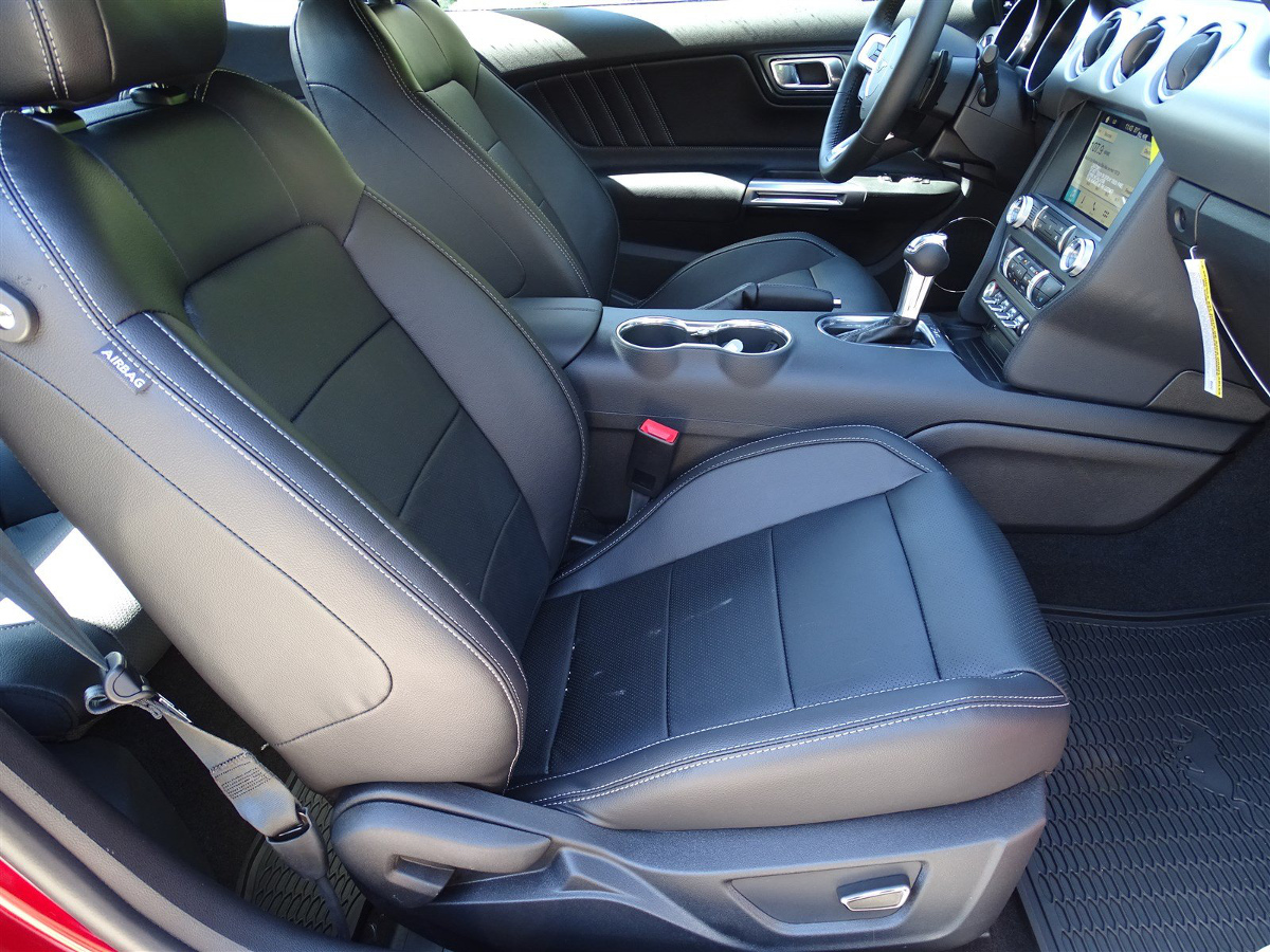 2019 Mustang GT inside