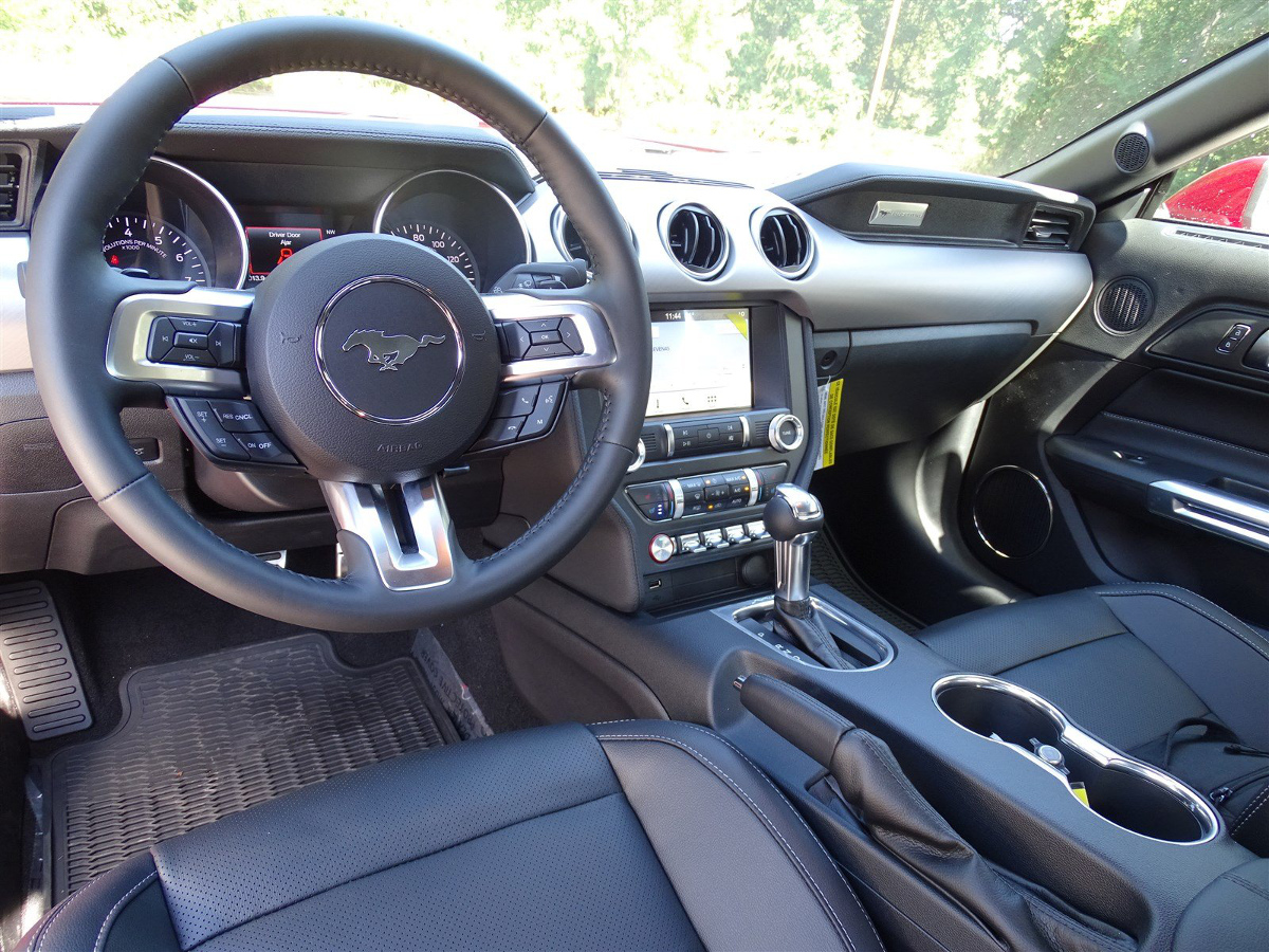 2019 Mustang GT interior