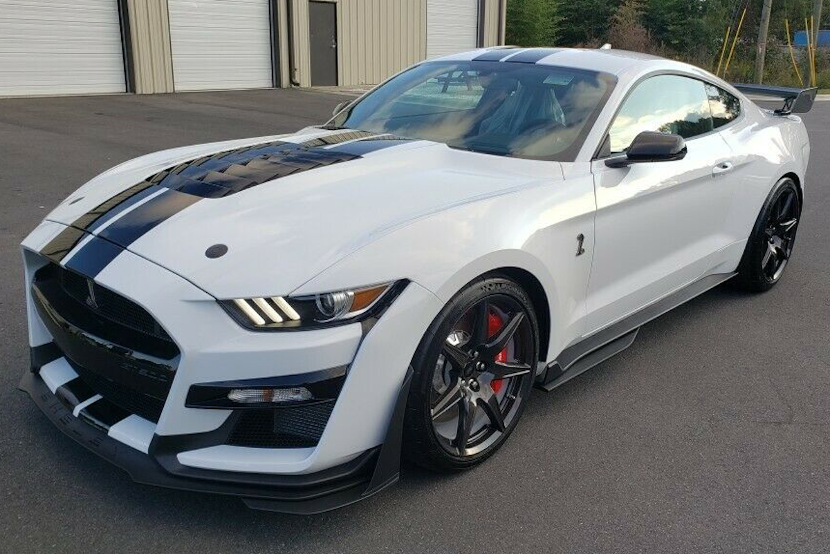2020 GT500 Mustang with carbon fiber track pack