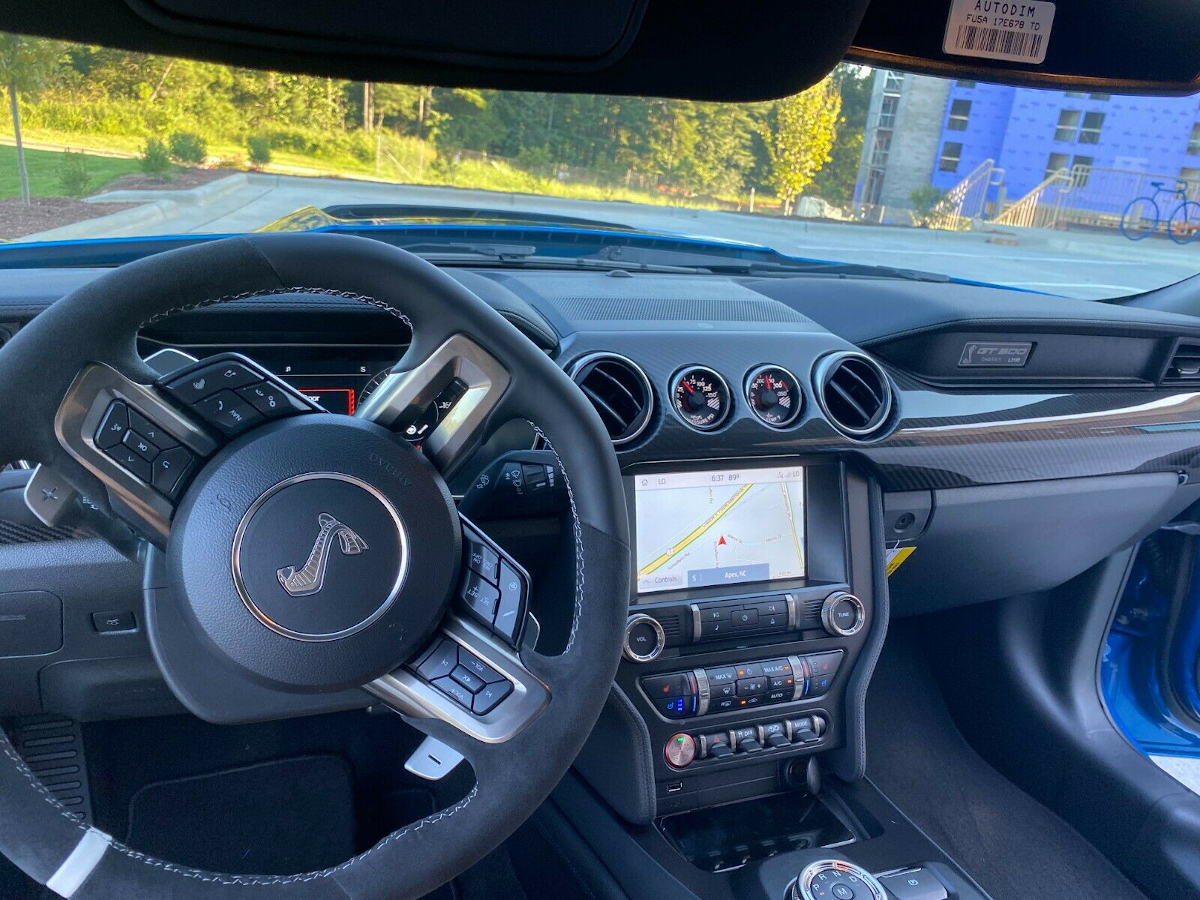 exposed carbon fiber instrument panel, technology package
